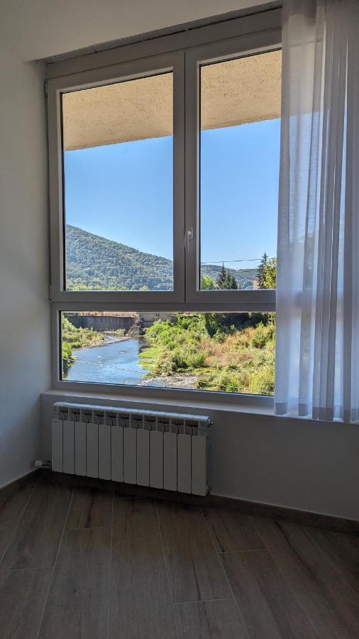 Hydros Apartment Ripoll Exterior photo